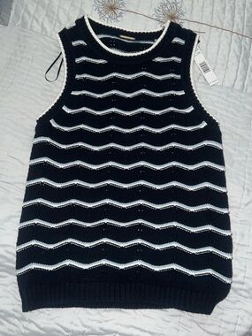 Navy Blue & White Knit Sleeveless Sweater